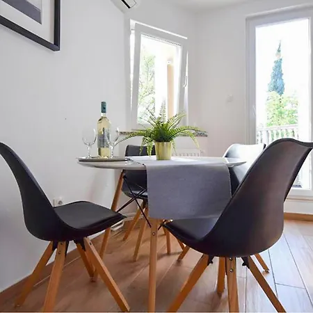 Beautiful In With Wifi Apartment