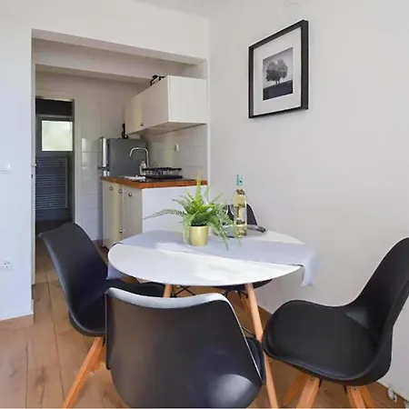 Daire 1 Bedroom Cozy In *